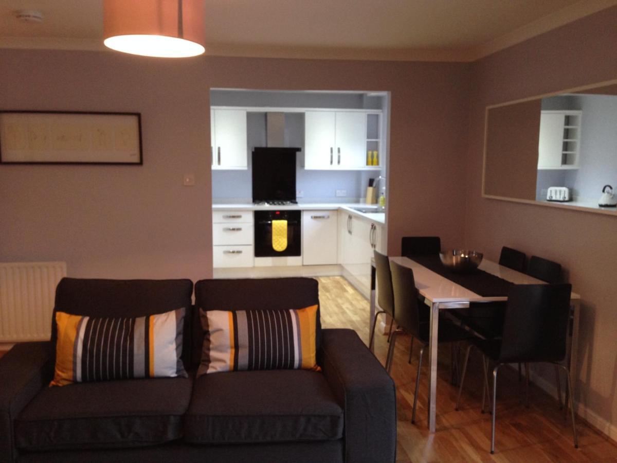 Flat Three, 212 Eaglesham Road, East Kilbride, Glasgow Екстер'єр фото